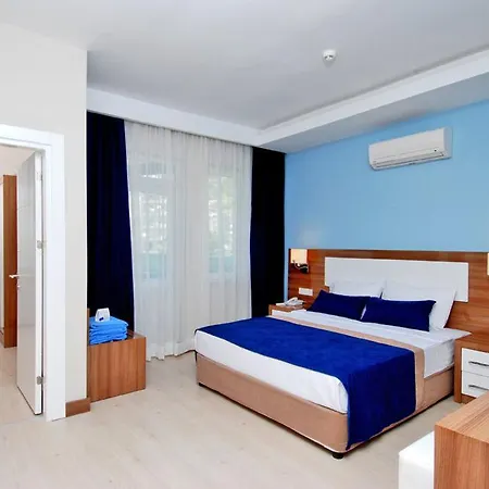 Kleopatra Ramira Готель 4*
