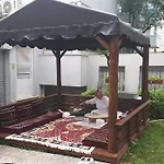 Kleopatra Ramira מלון