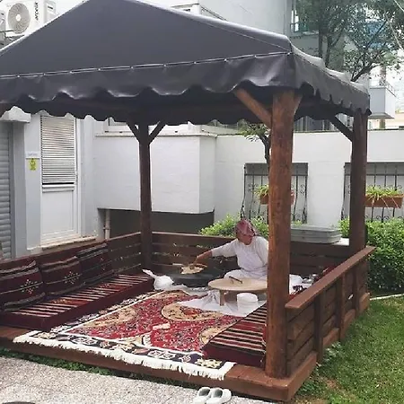 Kleopatra Ramira Hotell