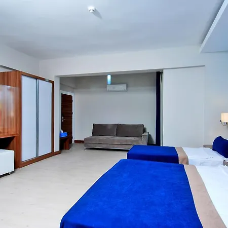 Kleopatra Ramira Hotell 4*
