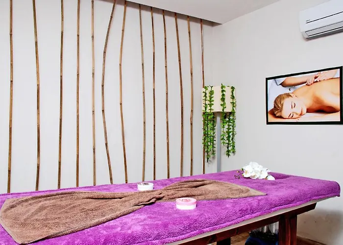 Kleopatra Ramira Hotell