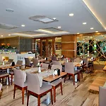 Hotel Kleopatra Ramira 4*